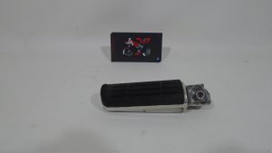 ESTRIBO TRASERO DERECHO YAMAHA FZ6 S2 07-10